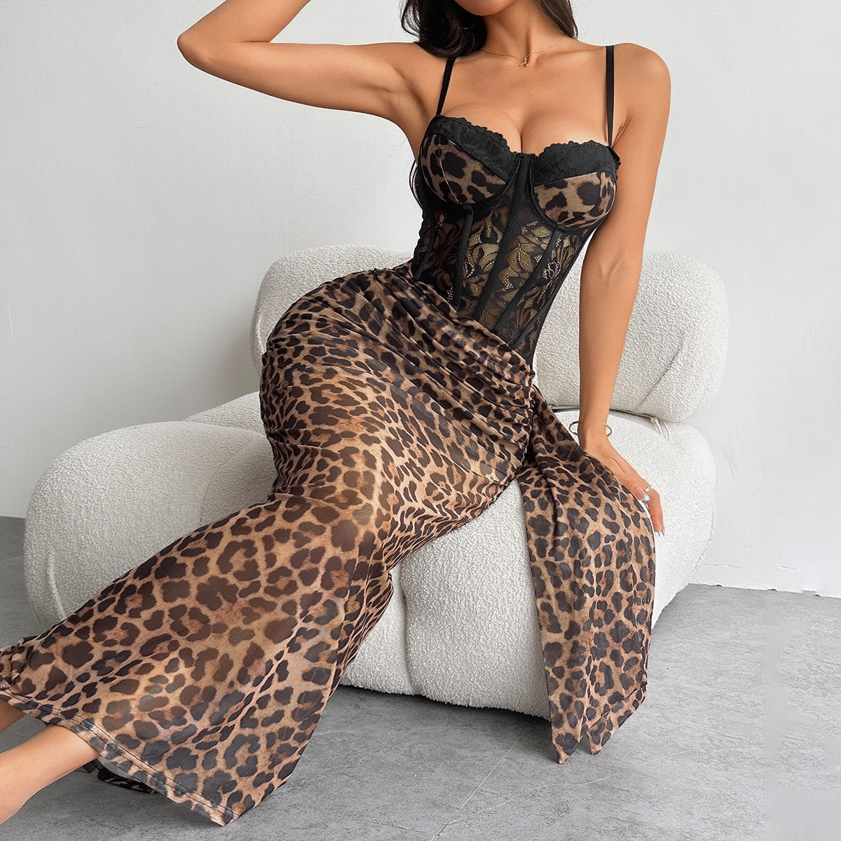 Sexy Sleeveless Dresses Women 2025 Summer Wild Leopard Printed Maxi Dress Female Spaghetti Straps Fit Long Dress Fashion Outfits