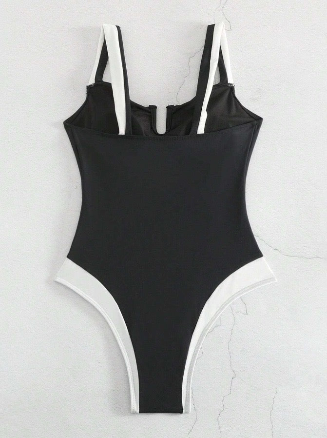 Sexy One Piece Swimsuit Women Black White Patchwork Slim Thong Monokini Bikini Beach Wear Vacation Swimwear Bathing Suit