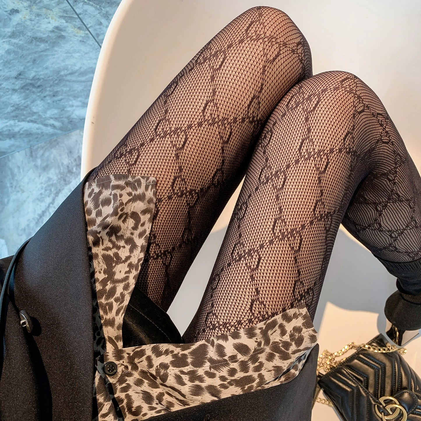 Net stockings for women, high-waisted floral-patterned net tights, thigh-high stockings.