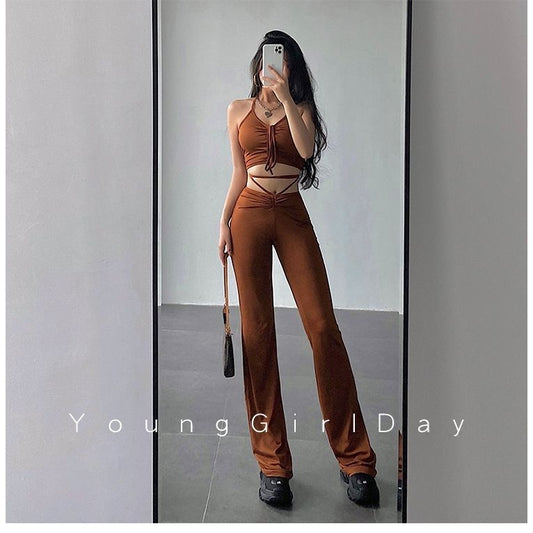 "Elegant and chic in brown 🍂 Perfect for those who love simple yet striking details."