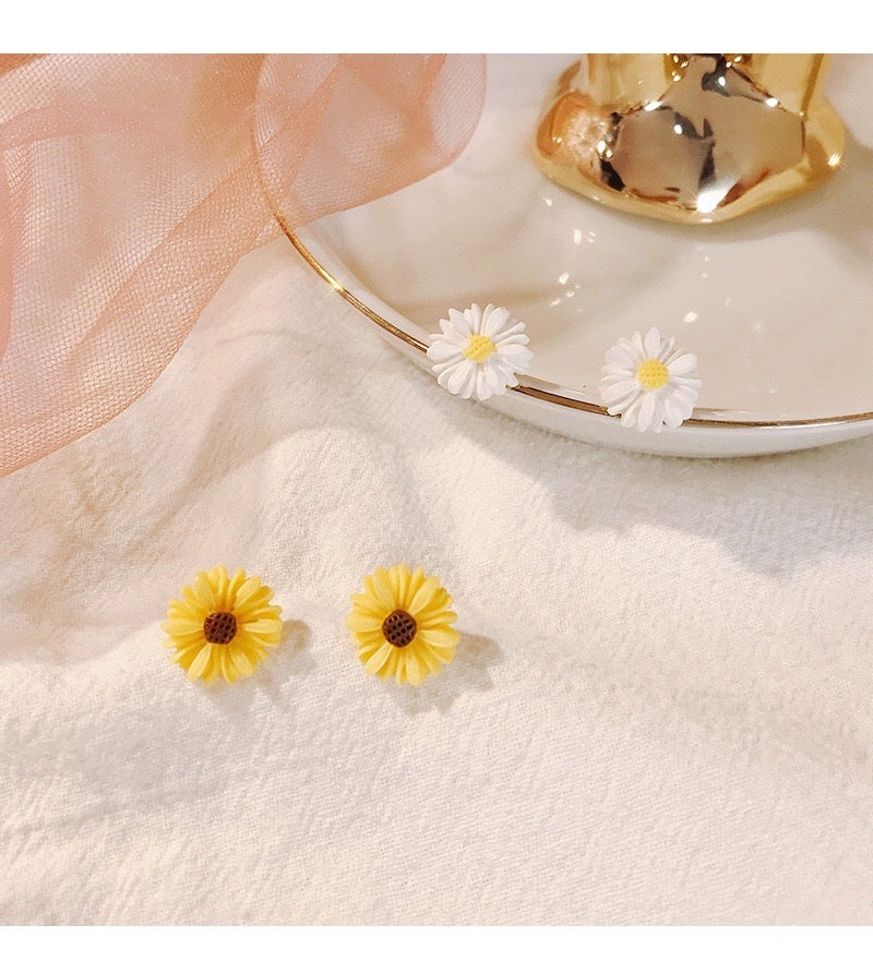 White and yellow sunflowers earrings natural look