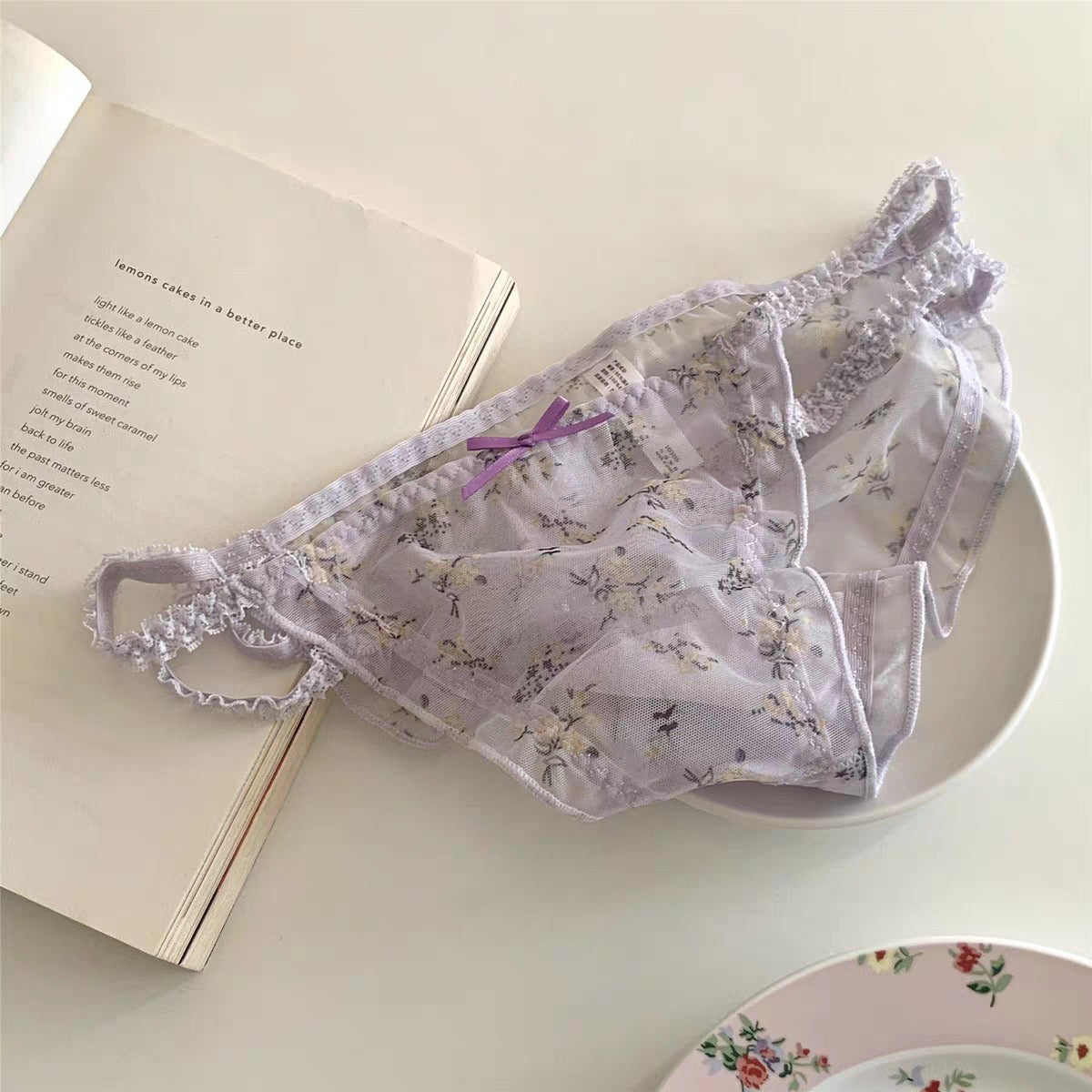 Comfortable Japanese Sweet Breathable Elastic Flower Briefs Lingerie Sexy Elastic Lace Panties Female Underwear