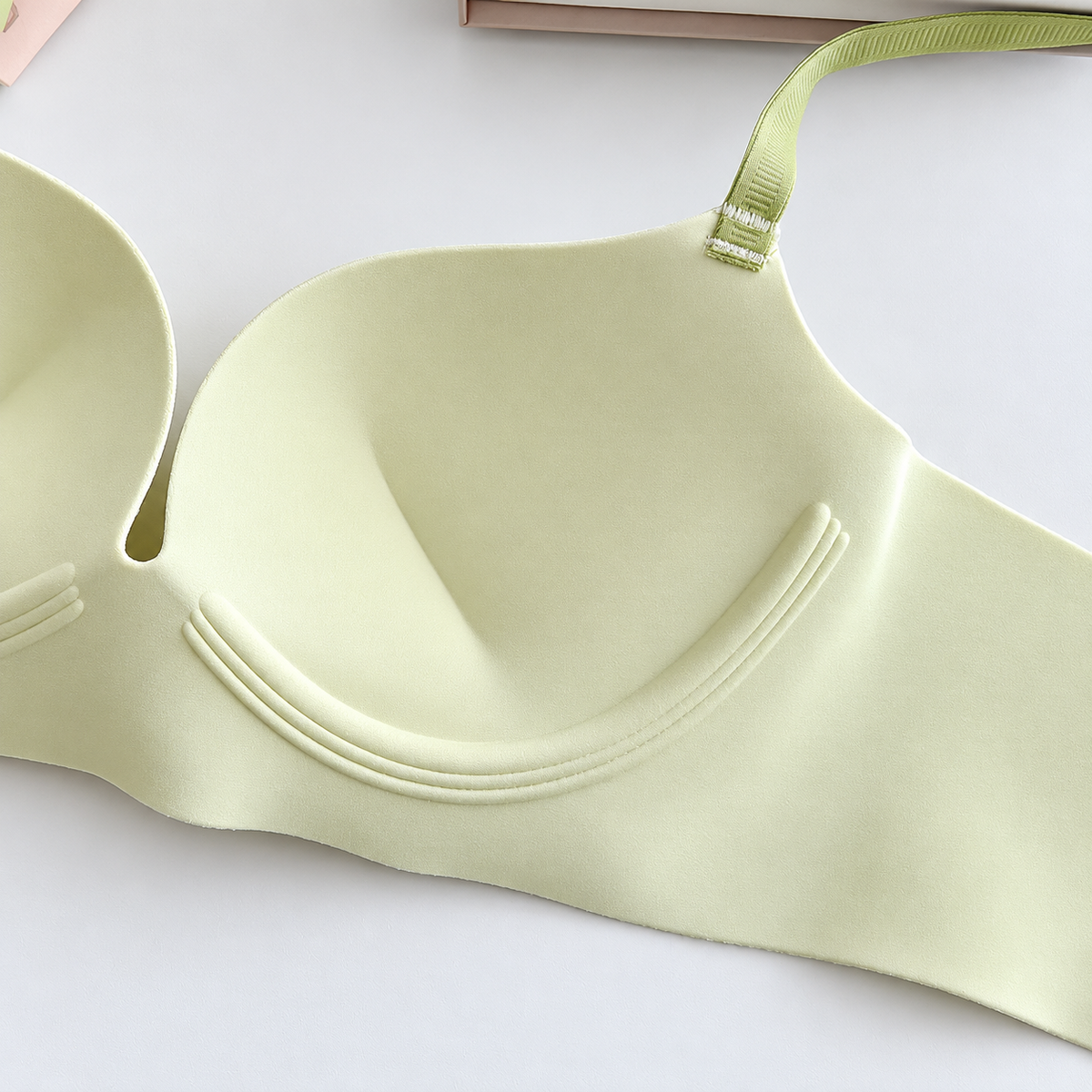 Seamless Wireless Push-Up Bra with Adjustable Straps and Supportive Molded Cups