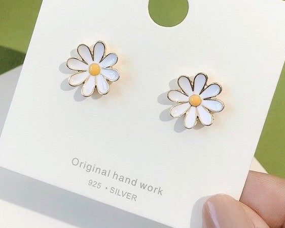 White sunflowers bright earrings