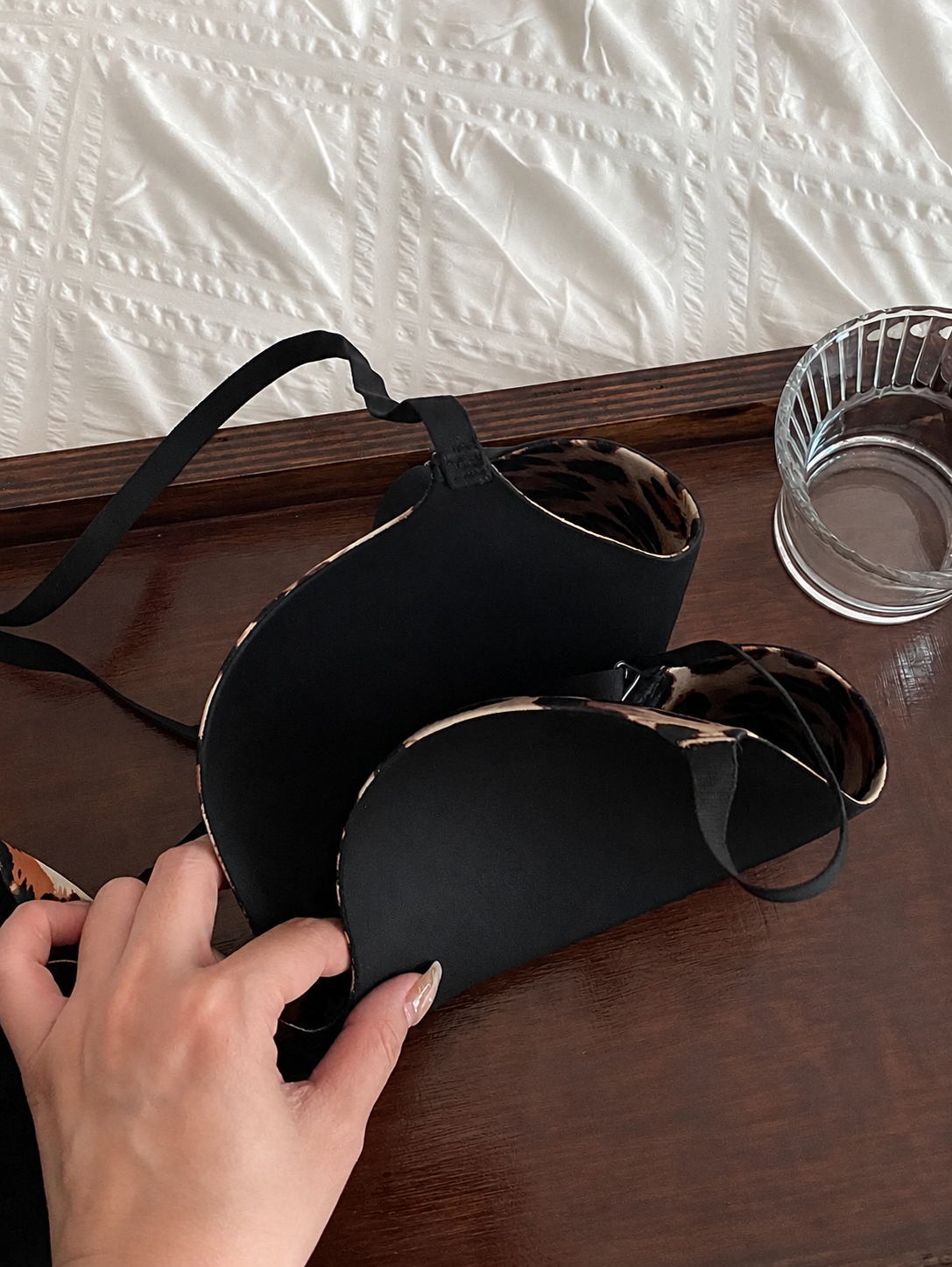 Sexy  Bra  Invisible Lift, Side Support Anti-Sagging Wirefree T-Shirt Bra with   on the support gathered underwear female bra