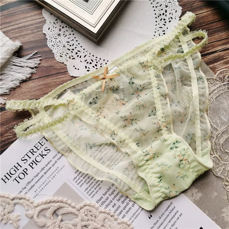 Comfortable Japanese Sweet Breathable Elastic Flower Briefs Lingerie Sexy Elastic Lace Panties Female Underwear