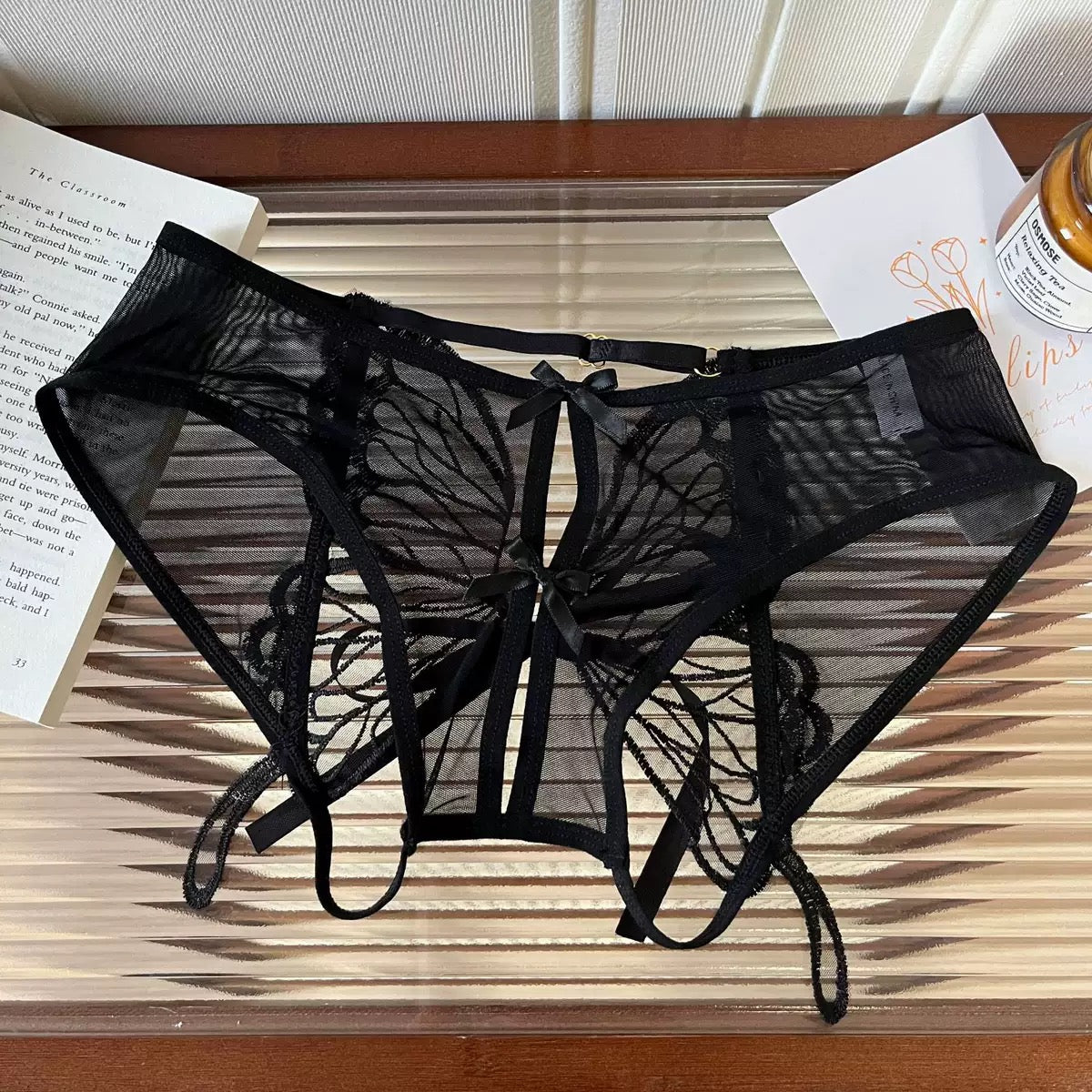 Women's Panties Butterfly Embroidery Mesh Transparent Sexy Women's Underwear Low Waist  Perspective  lace trimThin Briefs