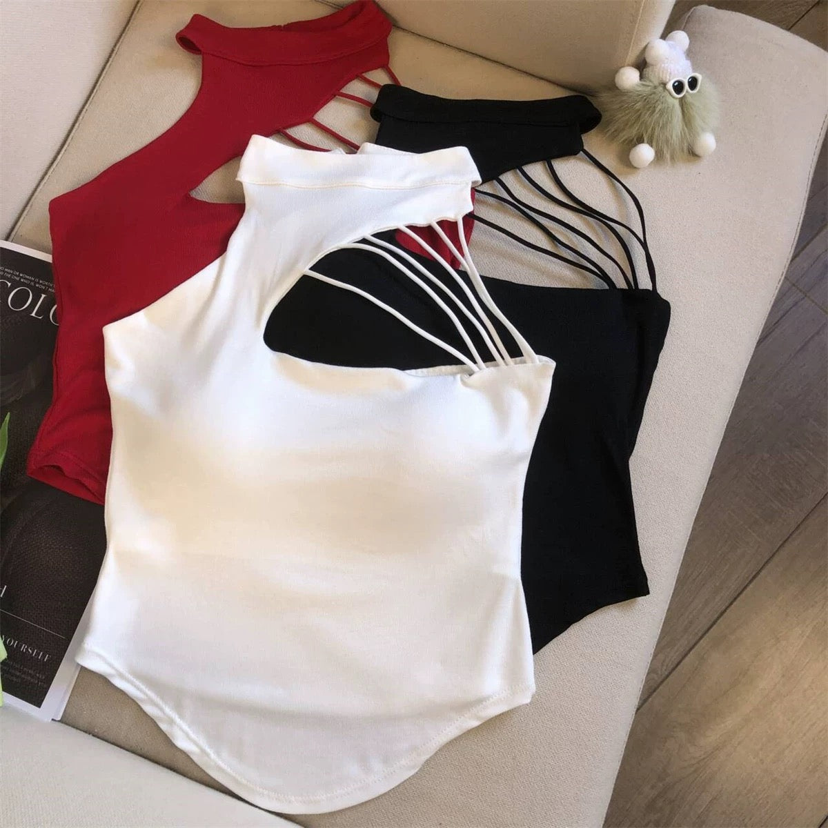 Sexy Women Hollow Out Crop Tops Summer Casual Solid Color Street Backless Camisoles Cropped Halter Tops Sexy Sleeveless Blouses