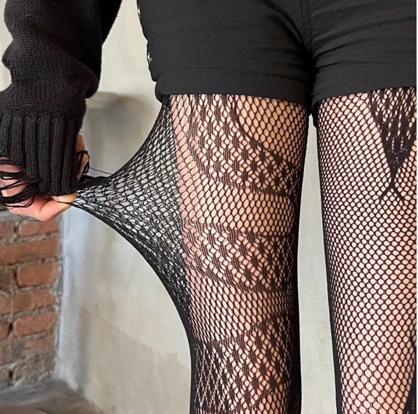 Net stockings for women, high-waisted Snake patterned net tights, thigh-high stockings.
