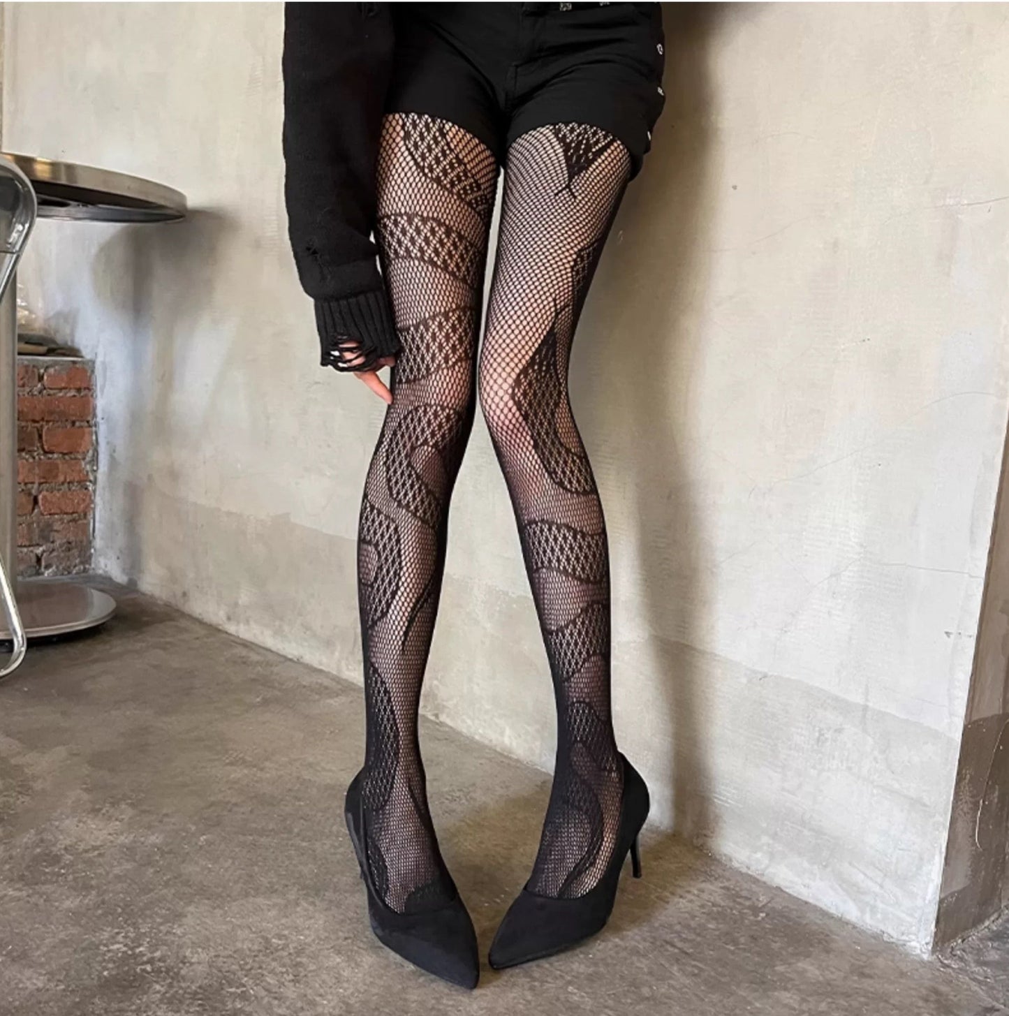 Net stockings for women, high-waisted Snake patterned net tights, thigh-high stockings.