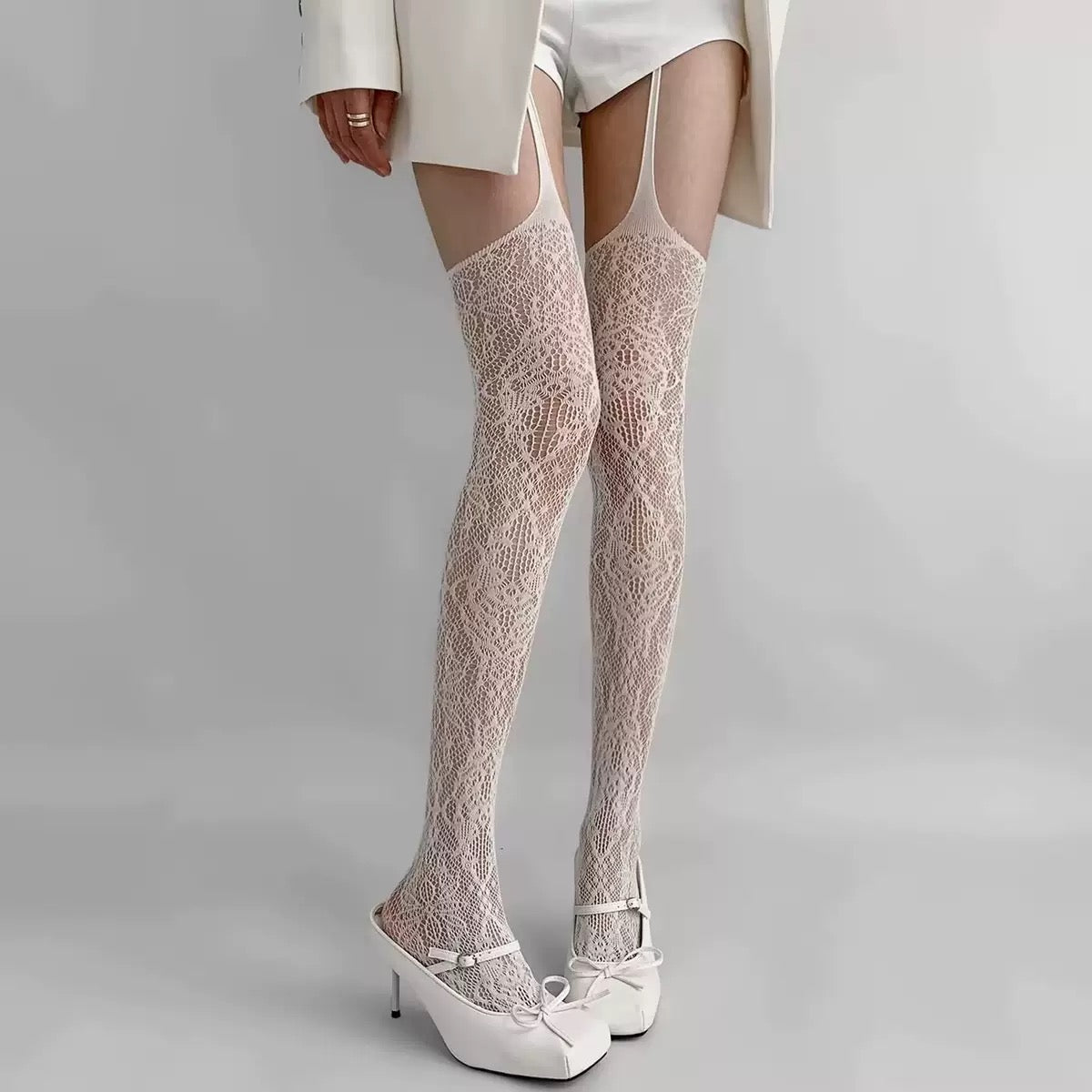 Women's fishnet stockings, black fishnet stockings, sexy stockings with provocative cuts for women, trendy and modern.