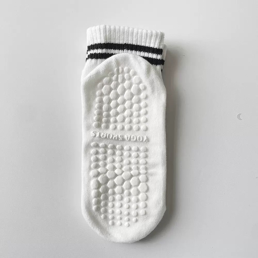 Cotton Anti Slip Yoga Socks Medium Length Socks Solid Color Fitness Pilates Women's Sports Socks Gradient Color Socks