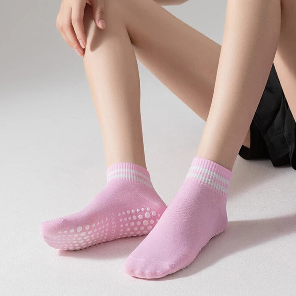Cotton Anti Slip Yoga Socks Medium Length Socks Solid Color Fitness Pilates Women's Sports Socks Gradient Color Socks