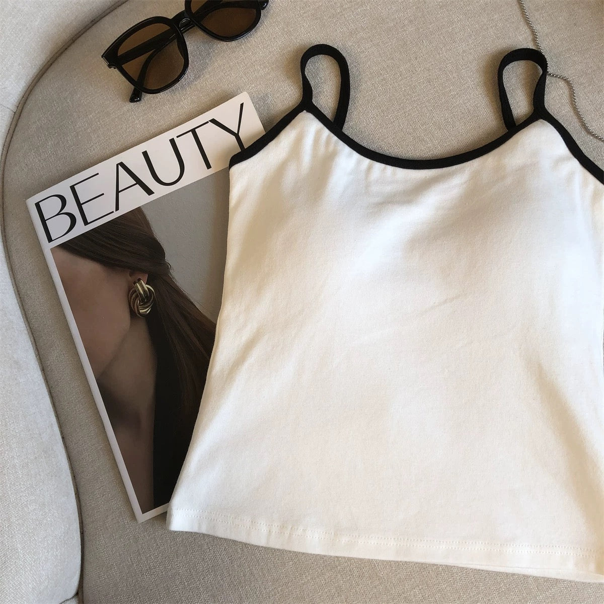 Women Spaghetti Strap Tank Top Scoop Neck Contrast Trim Crop Cami Top  Aesthetic Sleeveless Fitted Basic Tops
