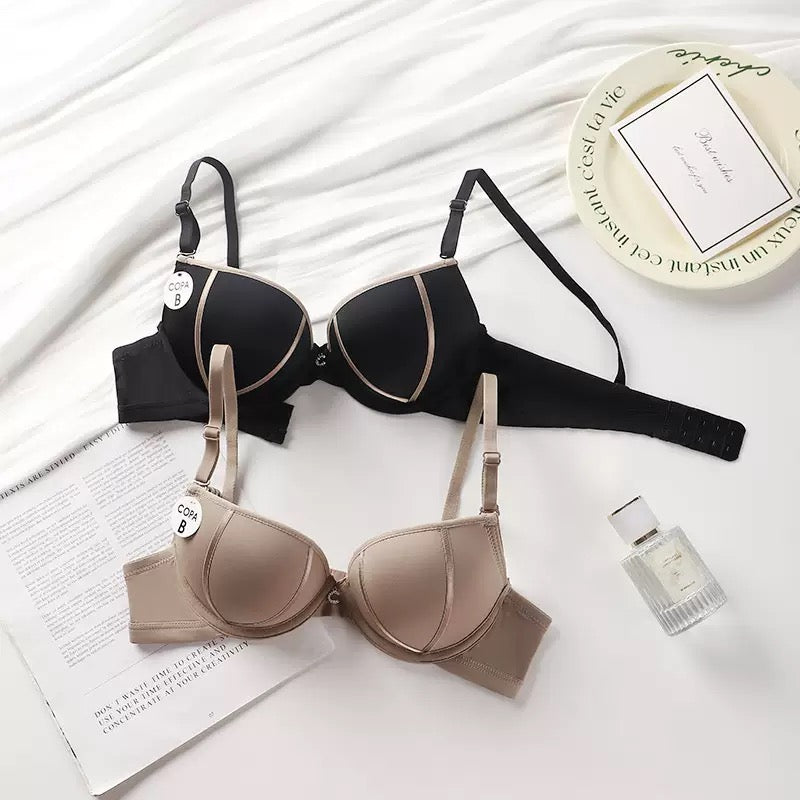 Women’s Wireless Push Bra – No Traces, Anti-Sagging, Seamless Support for Small Busts with Stylish Letter Print