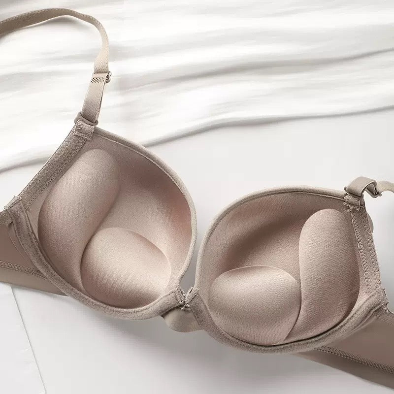 Women’s Wireless Push Bra – No Traces, Anti-Sagging, Seamless Support for Small Busts with Stylish Letter Print
