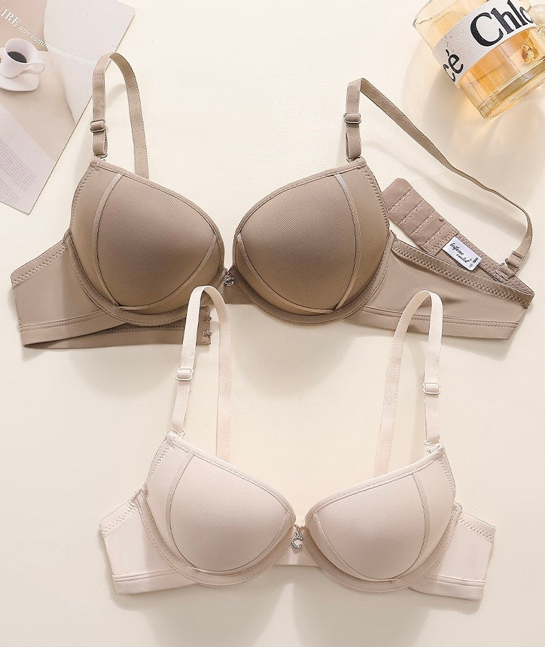 Women’s Wireless Push Bra – No Traces, Anti-Sagging, Seamless Support for Small Busts with Stylish Letter Print