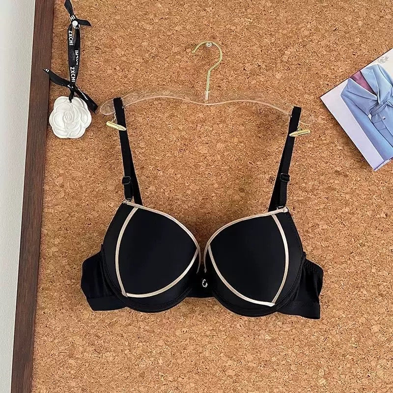 Women’s Wireless Push Bra – No Traces, Anti-Sagging, Seamless Support for Small Busts with Stylish Letter Print