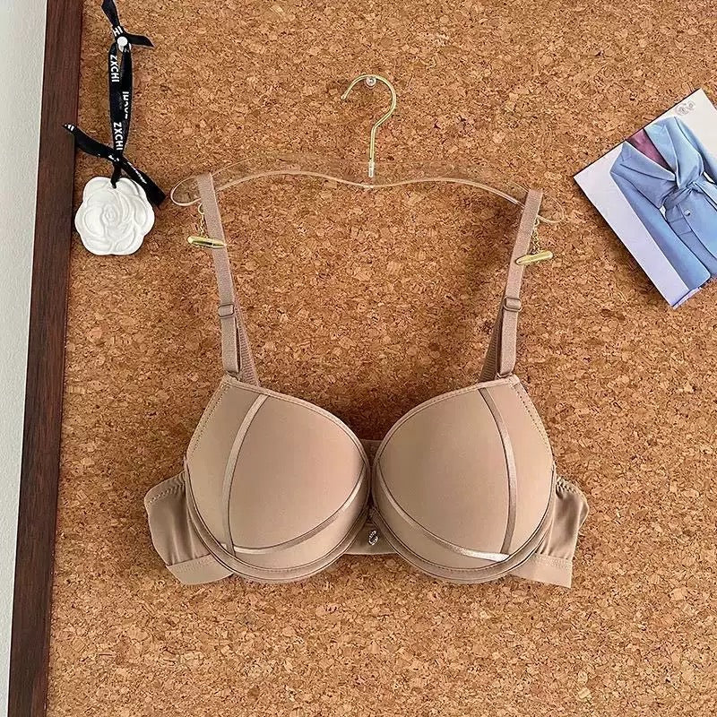 Women’s Wireless Push Bra – No Traces, Anti-Sagging, Seamless Support for Small Busts with Stylish Letter Print