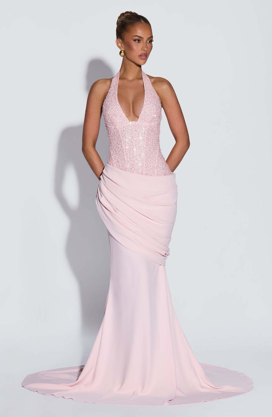 Halter Neck Sequin Evening Gown Deep V Ruched Waist Pleats Body con Mermaid Vestidos De Fiesta Elegantes Para Mujer Lujo