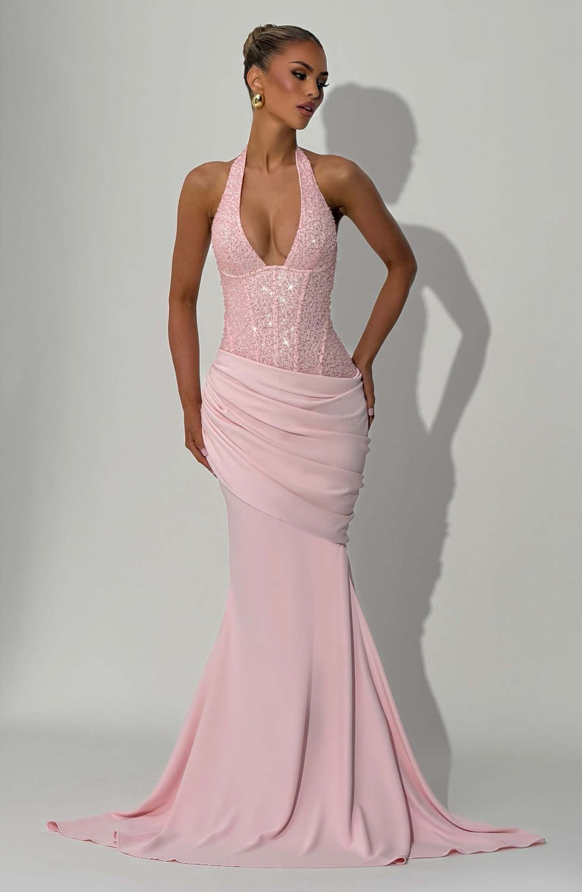 Halter Neck Sequin Evening Gown Deep V Ruched Waist Pleats Body con Mermaid Vestidos De Fiesta Elegantes Para Mujer Lujo