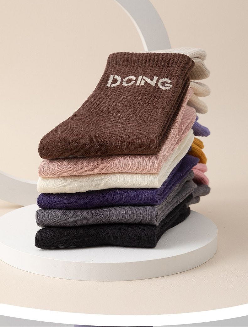Cotton Anti Slip Yoga Socks Medium Length Socks Solid Color Fitness Pilates Women's Sports Socks Gradient Color Socks