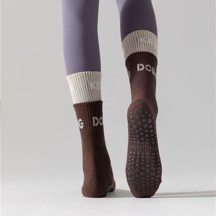 Cotton Anti Slip Yoga Socks Medium Length Socks Solid Color Fitness Pilates Women's Sports Socks Gradient Color Socks