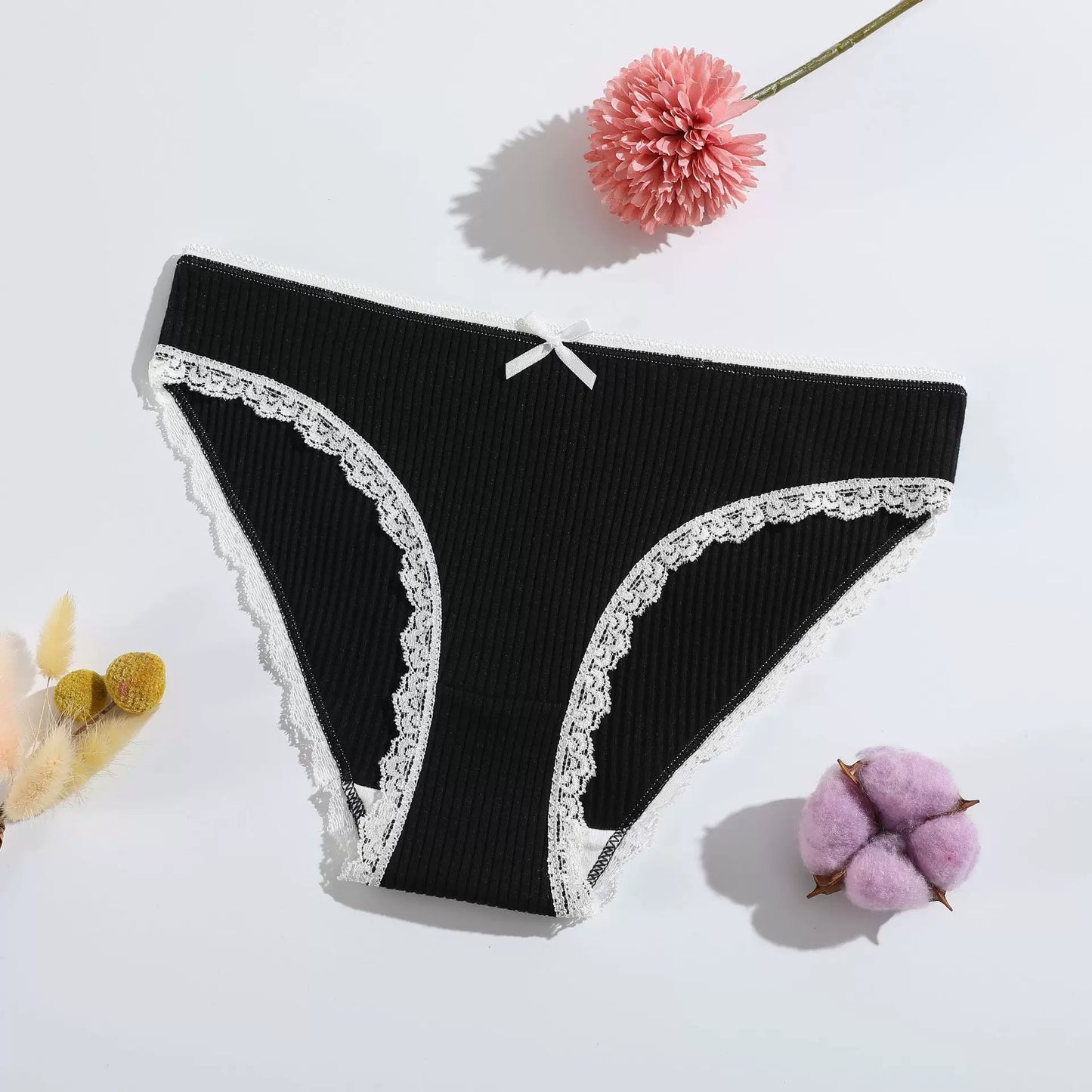 Lace Cotton Women’s Underwear – Soft Seamless Thong, Low Waist, Comfortable Everyday Lingerie.