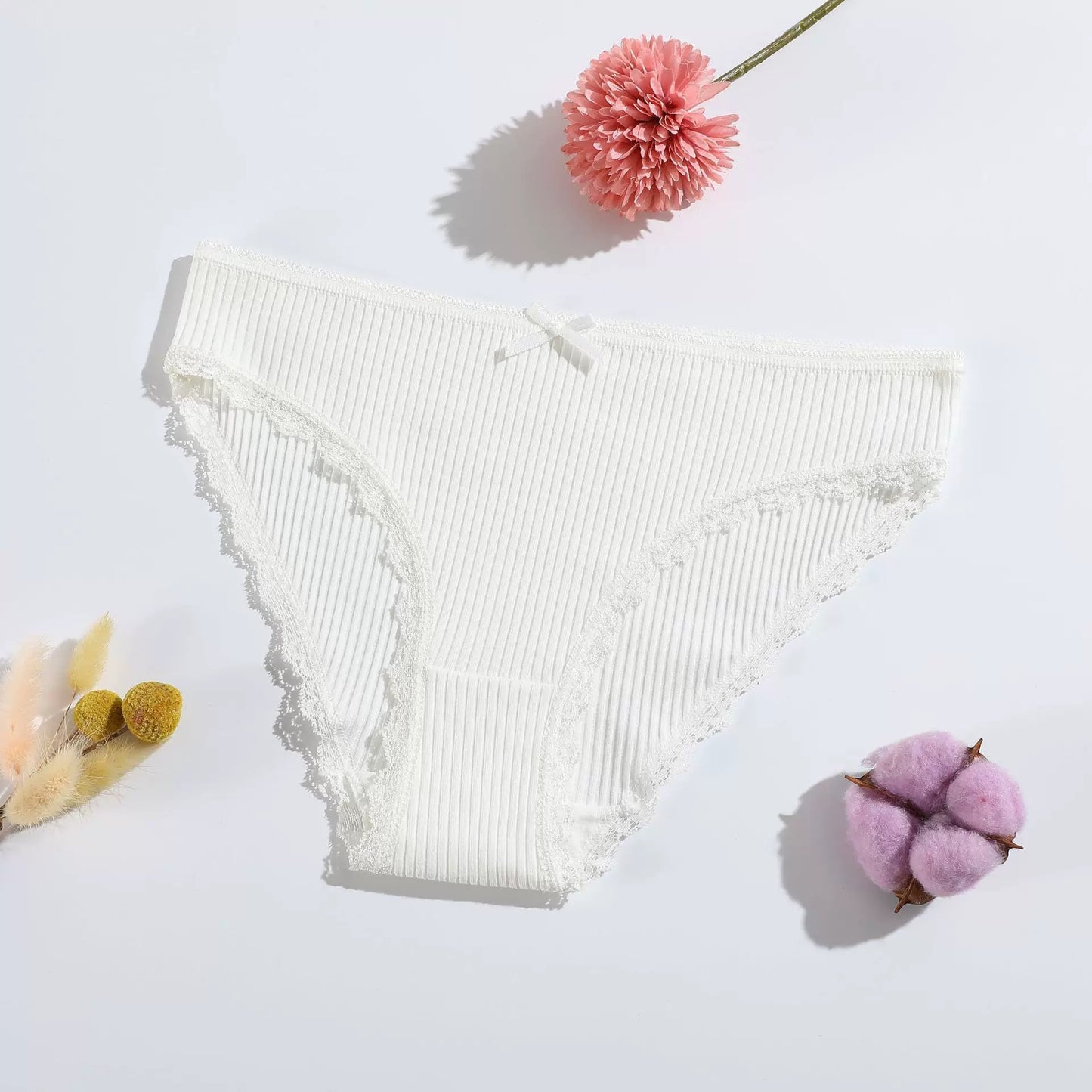 Lace Cotton Women’s Underwear – Soft Seamless Thong, Low Waist, Comfortable Everyday Lingerie.