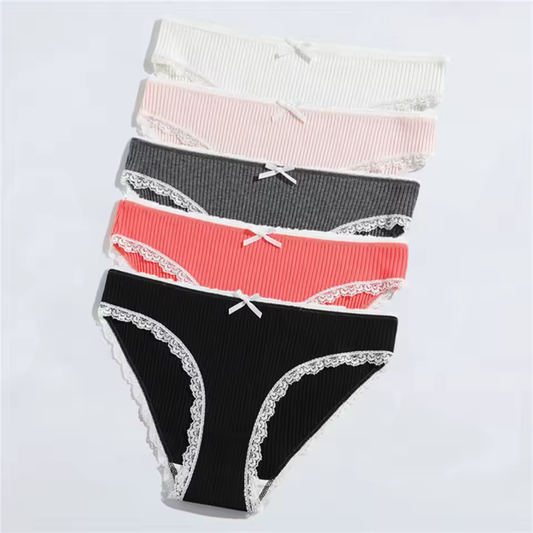 Lace Cotton Women’s Underwear – Soft Seamless Thong, Low Waist, Comfortable Everyday Lingerie.