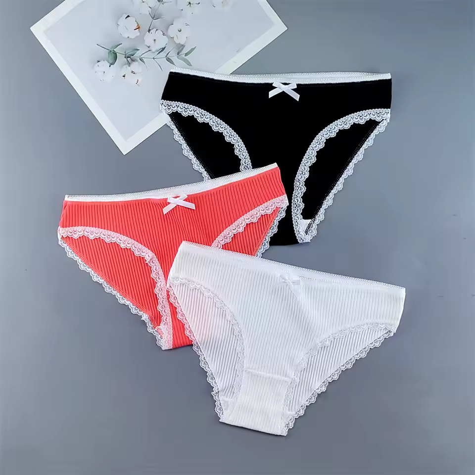 Lace Cotton Women’s Underwear – Soft Seamless Thong, Low Waist, Comfortable Everyday Lingerie.