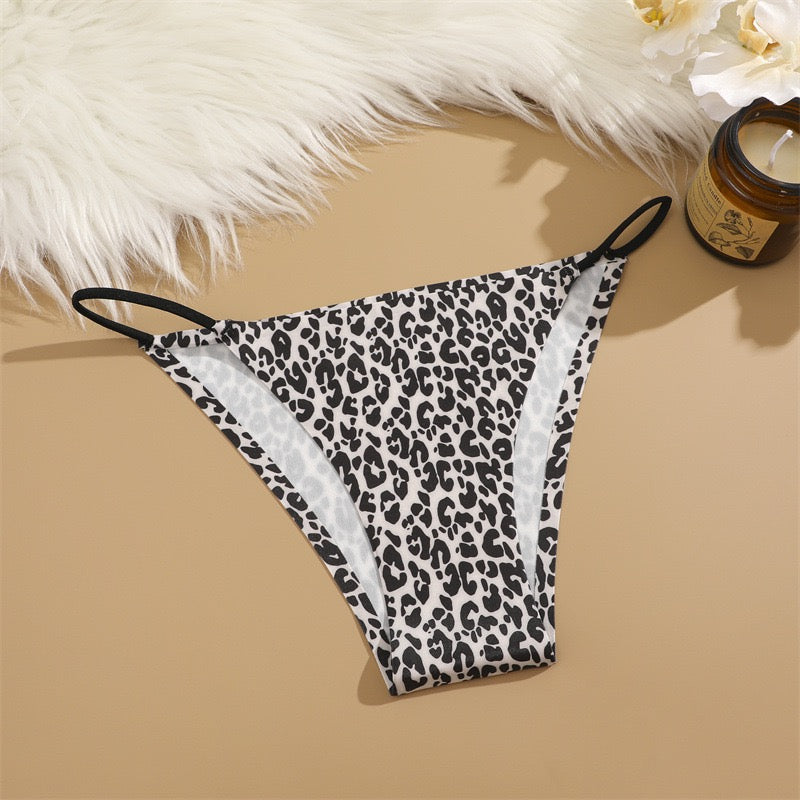 Women Bikini Panties Underwear Seamless Sexy Thongs G-Strings