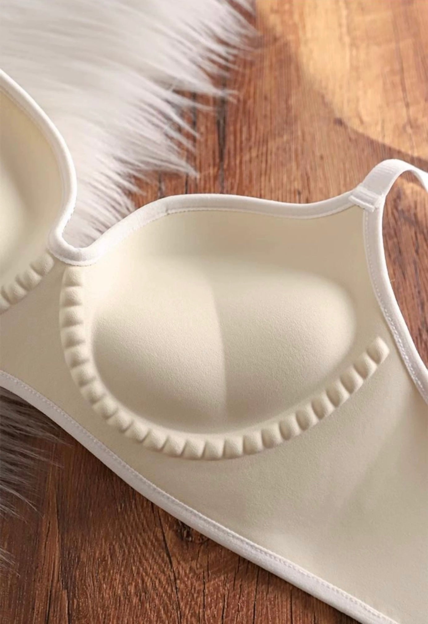 Women’s Wireless Half-Push Bra – No Traces, Anti-Sagging, Seamless Support for Small Busts with Stylish Letter Print