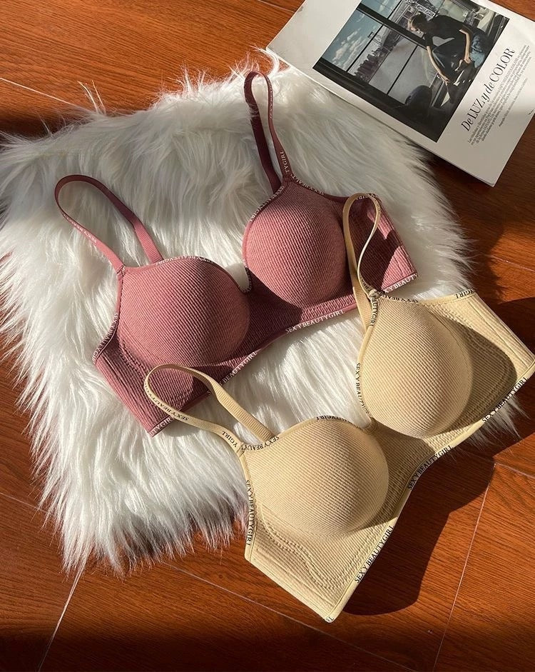 Women’s Wireless Half-Push Bra – No Traces, Anti-Sagging, Seamless Support for Small Busts with Stylish Letter Print