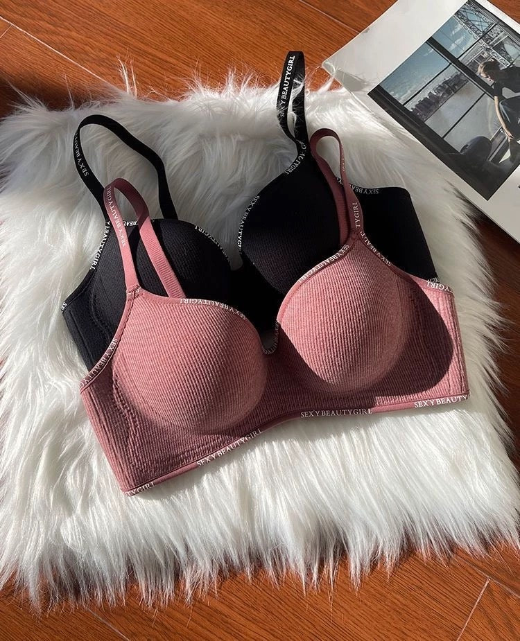 Women’s Wireless Half-Push Bra – No Traces, Anti-Sagging, Seamless Support for Small Busts with Stylish Letter Print