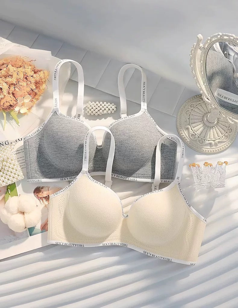 Women’s Wireless Half-Push Bra – No Traces, Anti-Sagging, Seamless Support for Small Busts with Stylish Letter Print