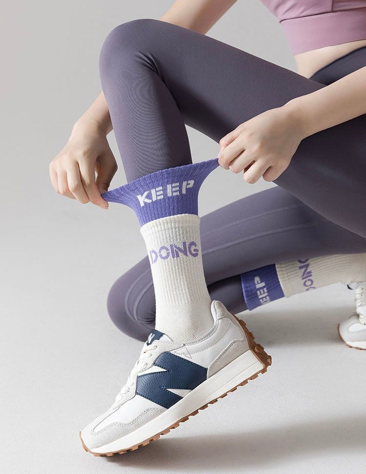 Cotton Anti Slip Yoga Socks Medium Length Socks Solid Color Fitness Pilates Women's Sports Socks Gradient Color Socks