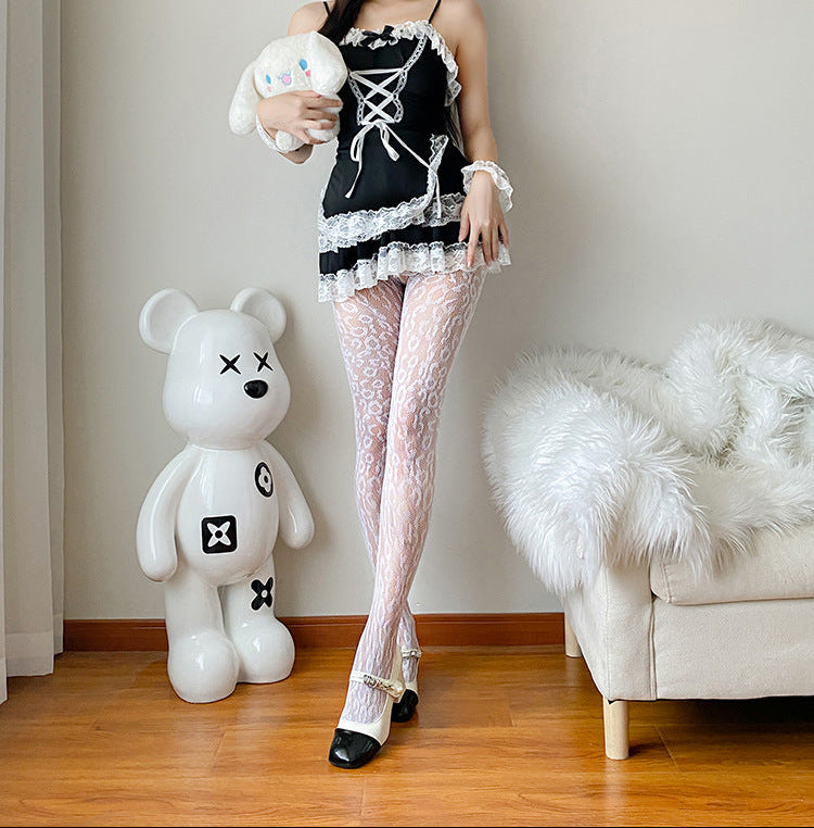 Fishnet pattern leopard print socks with a high waist are exciting.